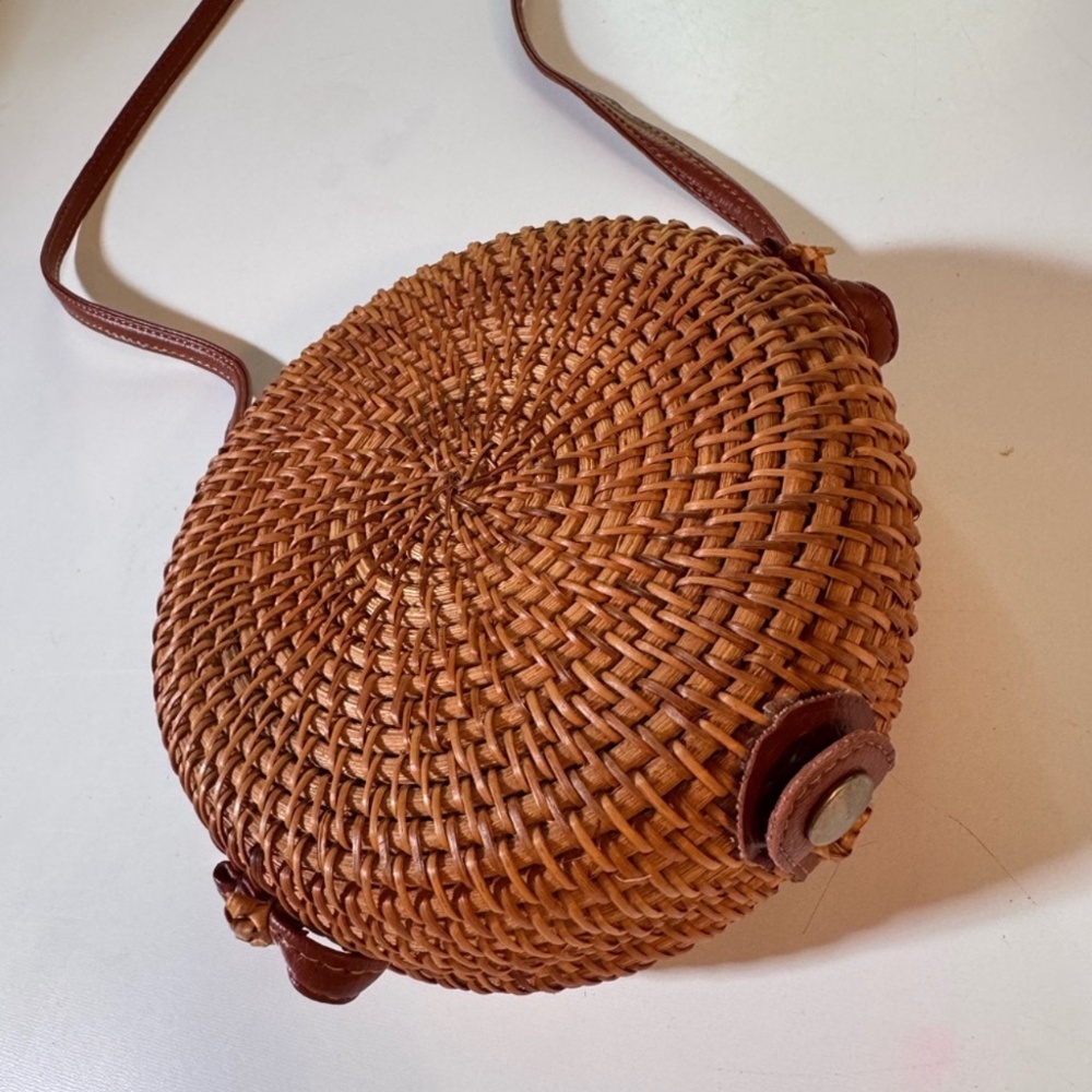 Tan Woven Crossbody Bag - Picture 3 of 4